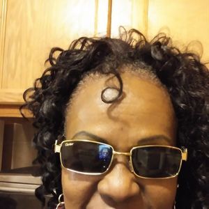 Meet your Posher, Valeta